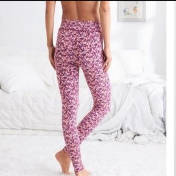 Aerie Chill Play Move Leggings Floral Purple XXS - Picture 2 of 4